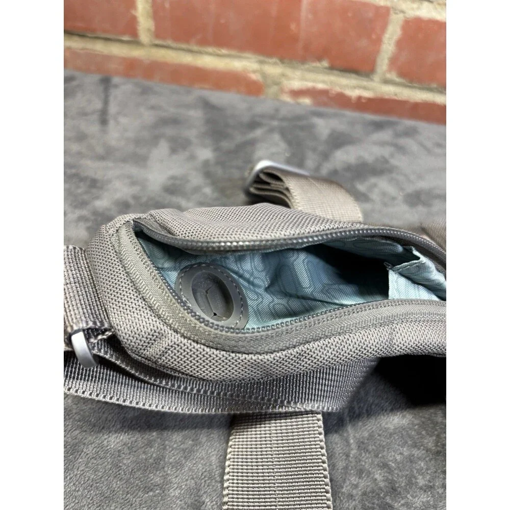 Tumi 5135GRN Should Bag Cross Body Bag Nylon Zipper Pockets Adjustable Strap